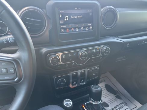 Used 2022 Jeep Wrangler Sport AWD/4WD image 24