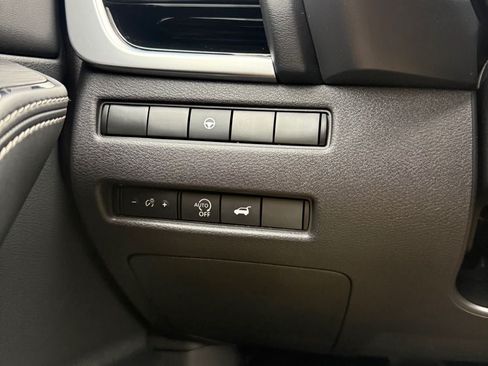 Used 2023 Nissan Rogue SL AWD/4WD image 25