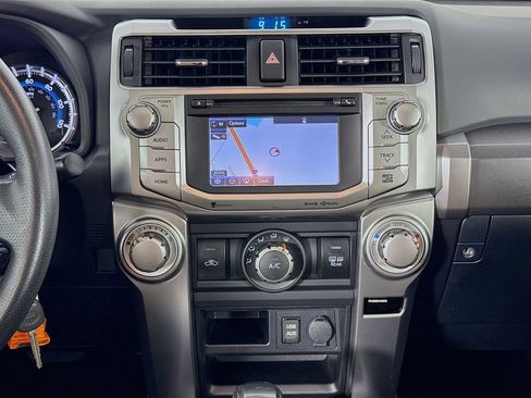 Used 2018 Toyota 4Runner SR5 Premium image 38