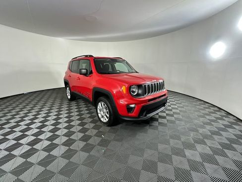 Certified 2019 Jeep Renegade Sport w/ Sport Appearance Group AWD/4WD image 3