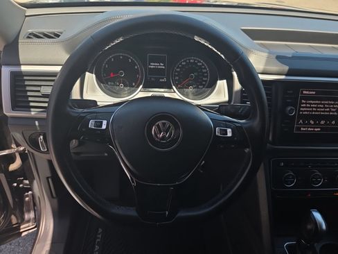 Used 2018 Volkswagen Atlas SE AWD/4WD image 25