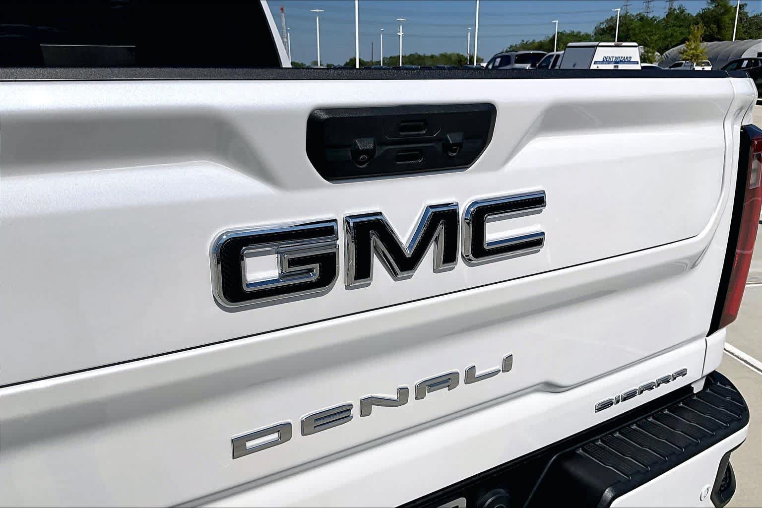 Used 2024 GMC Sierra 2500 Denali w/ Denali Reserve Package AWD/4WD image 10