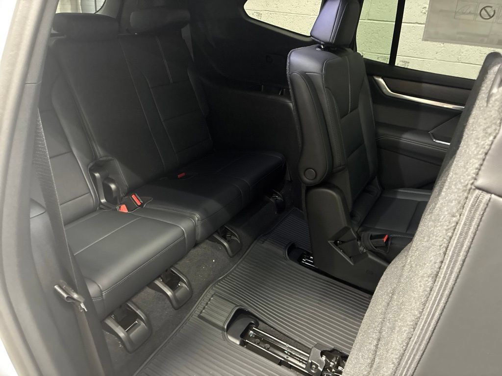 New 2027 GMC Acadia Elevation w/ Black Edition AWD/4WD image 18