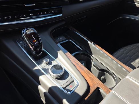 Certified 2022 Cadillac Escalade Sport Platinum w/ LPO, ONYX Package image 23