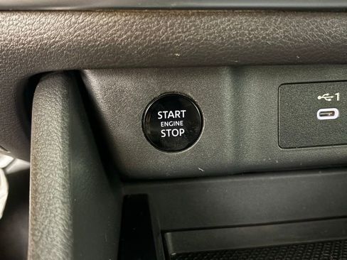 Used 2024 Nissan Rogue SV FWD image 28