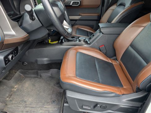 Used 2023 Ford Bronco Outer Banks w/ Sasquatch Package AWD/4WD image 6