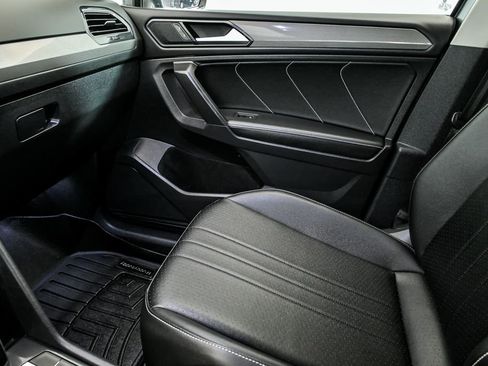Used 2022 Volkswagen Tiguan SE image 23