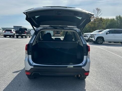 Used 2022 Subaru Forester Premium image 5