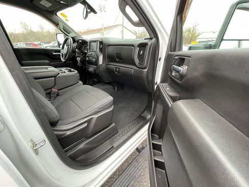 Used 2020 Chevrolet Silverado 2500 Custom w/ Custom Value Package image 22