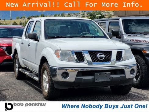 Used 2011 Nissan Frontier SV AWD/4WD image 1