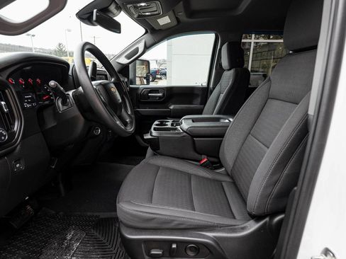 Used 2024 Chevrolet Silverado 2500 Custom w/ Custom Value Package image 25