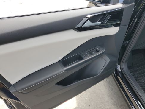 New 2025 Volkswagen Taos S image 10