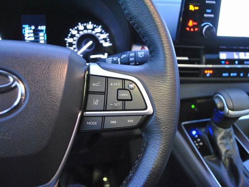 Certified 2022 Toyota Sienna XLE image 20