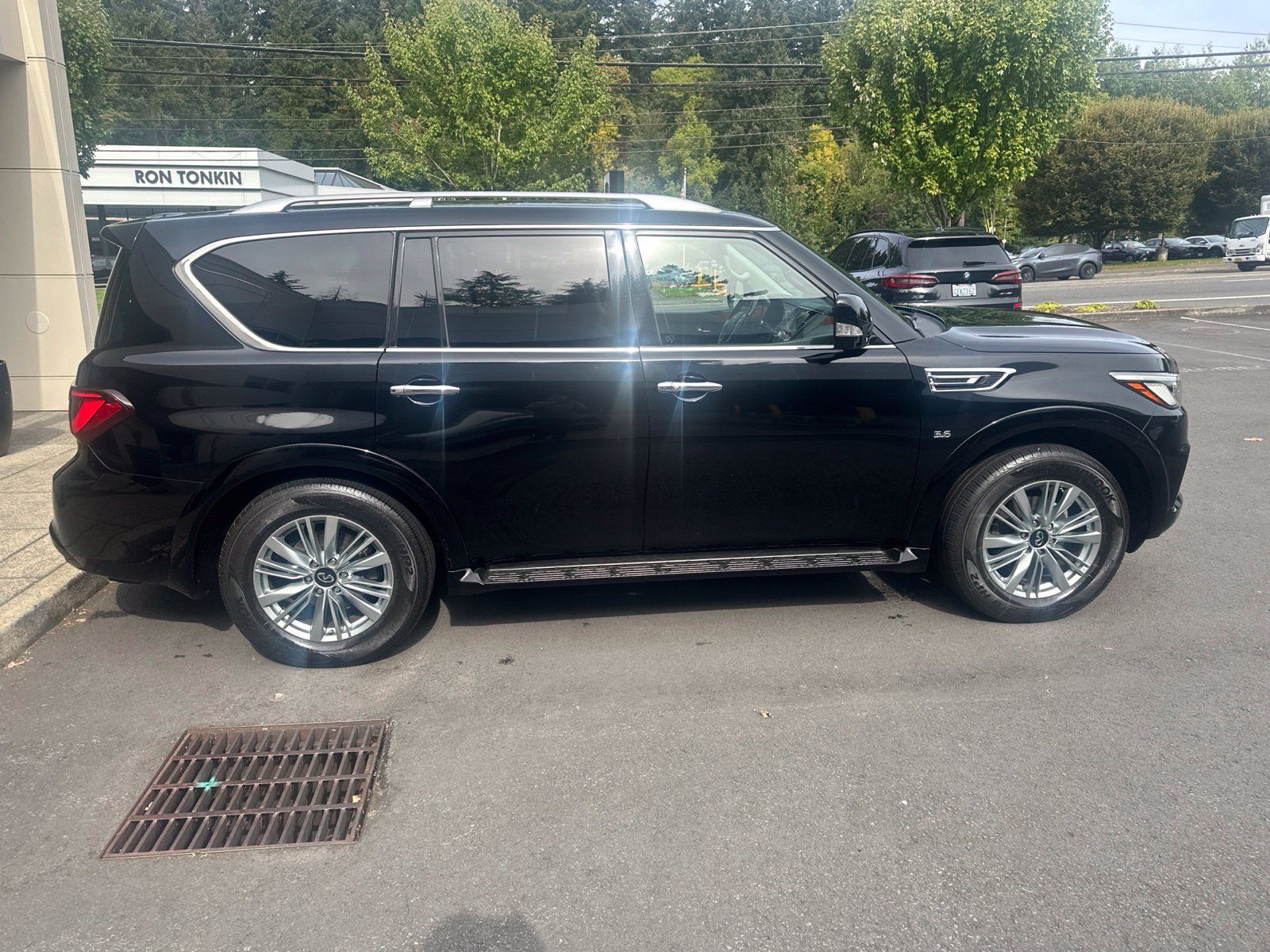 Used 2019 INFINITI QX80 Luxe w/ Proassist Package AWD/4WD image 7