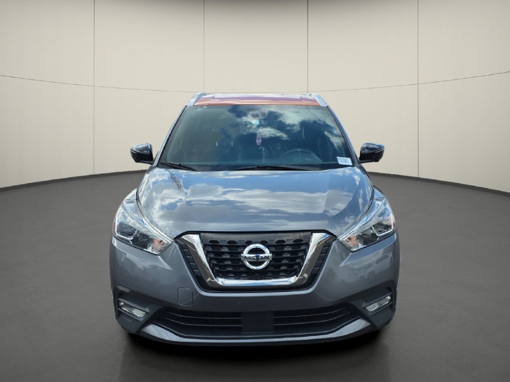 Used 2020 Nissan Kicks SR w/ SR Premium Package FWD image 2