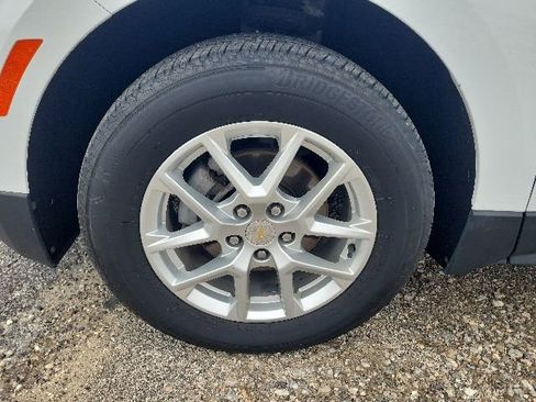 Used 2023 Chevrolet Equinox LT AWD/4WD image 13