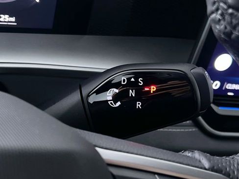 New 2026 Volkswagen Tiguan SE R-Line image 20