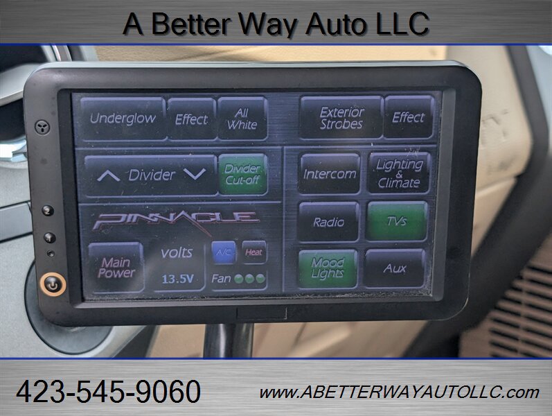 Used 2011 Ford F350 XLT w/ XLT Premium Pkg RWD image 13