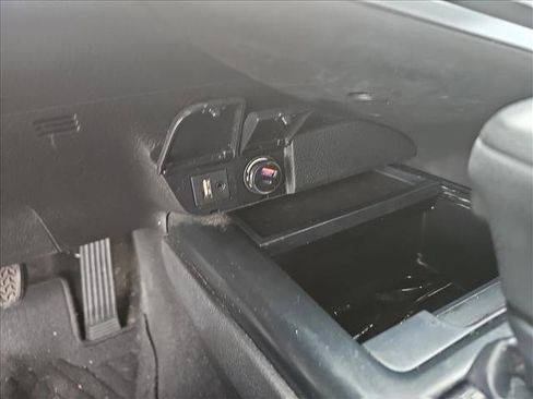 Used 2019 Toyota Camry LE image 20