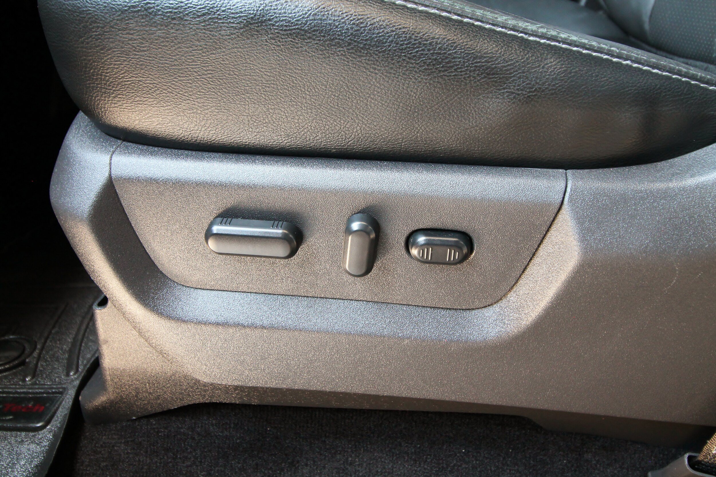 Used 2015 Ford F250 Lariat AWD/4WD image 25