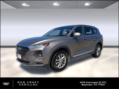 Used 2019 Hyundai Santa Fe SE image 1