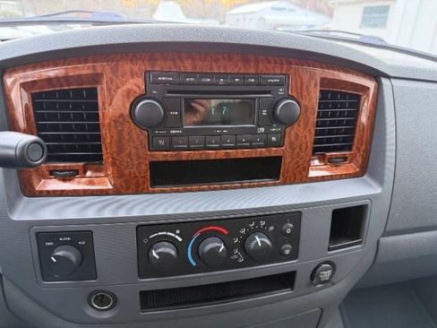 Used 2006 Dodge Ram 1500 Truck SLT image 19