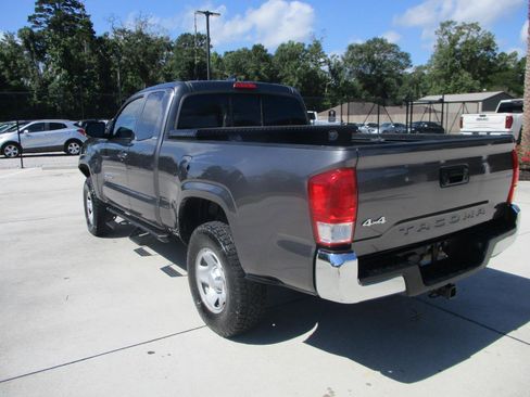 Used 2017 Toyota Tacoma SR5 AWD/4WD image 20