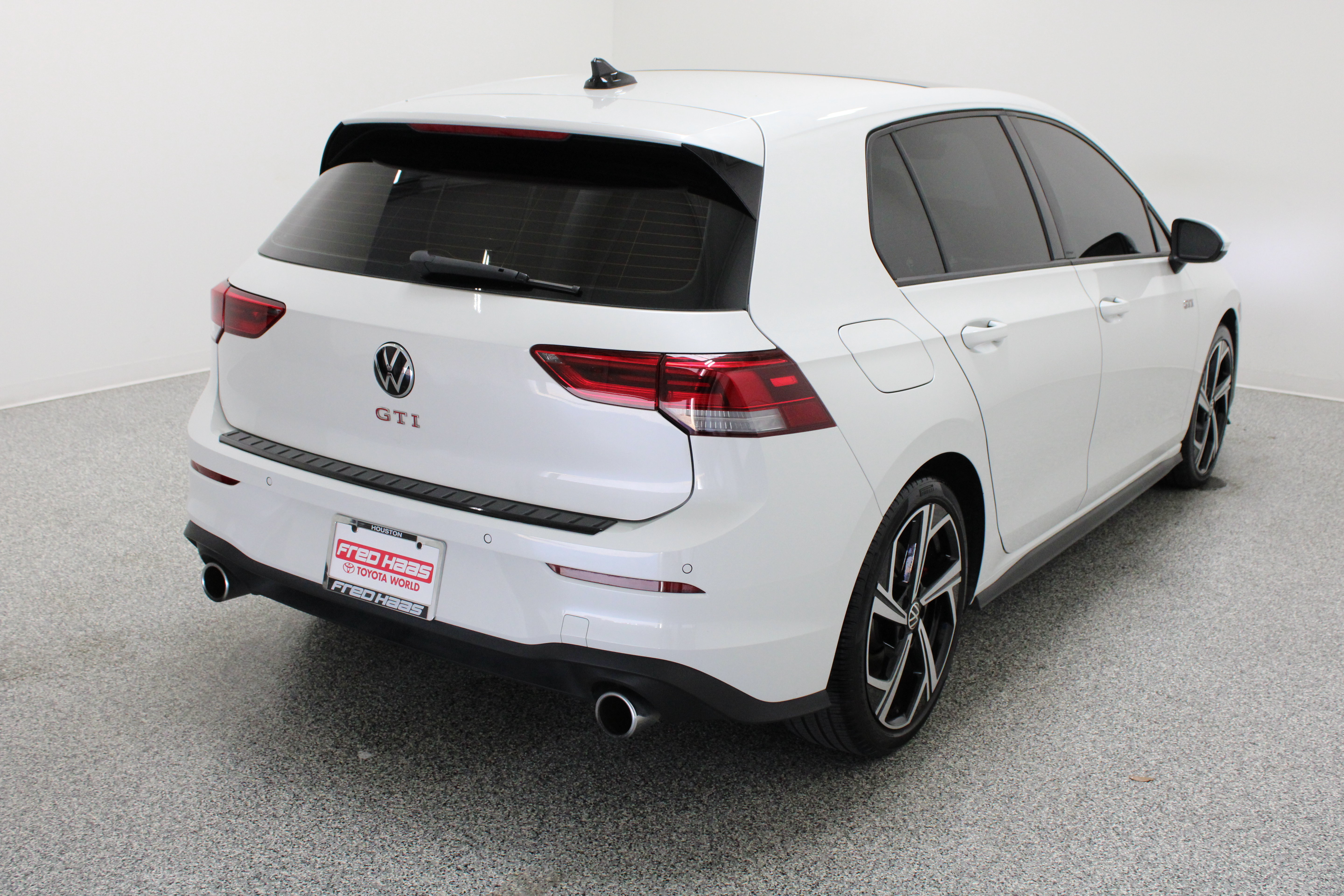 Used 2025 Volkswagen GTI SE FWD image 7