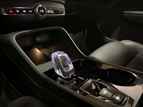 Used 2025 Volvo XC40 B5 Plus image 46