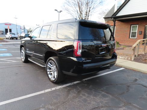 Used 2019 GMC Yukon SLT w/ Premium Edition image 4