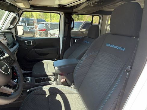 Used 2025 Jeep Wrangler Unlimited Rubicon 4xe w/ Convenience Group image 17