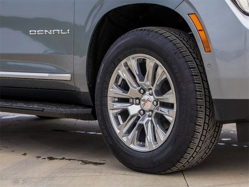 New 2025 GMC Yukon XL Denali image 2