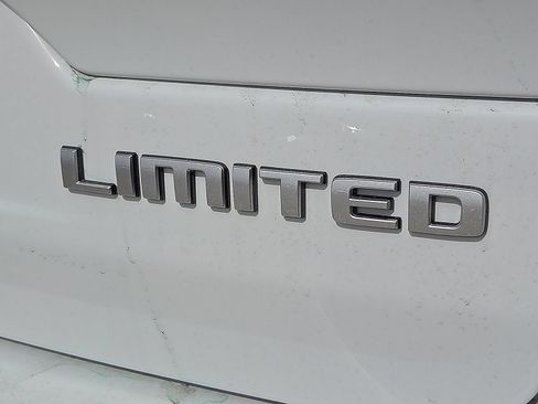 Used 2026 Jeep Grand Cherokee Limited w/ Luxury Tech Group II AWD/4WD image 9