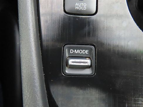 Used 2024 Nissan Rogue SV w/ SV Premium Package FWD image 28