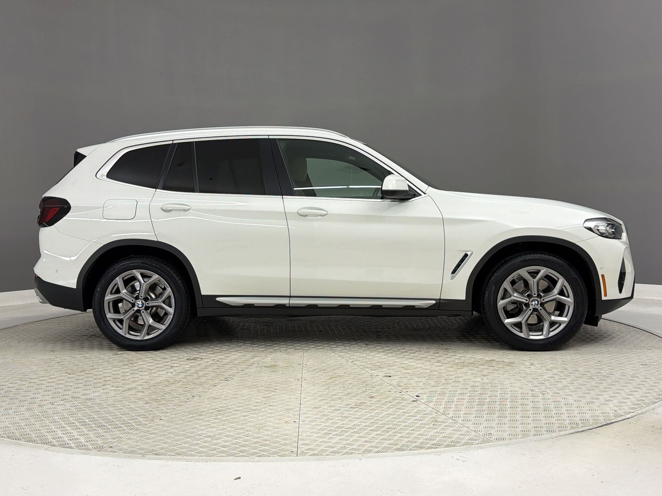 Used 2023 BMW X3 sDrive30i w/ Premium Package RWD image 8