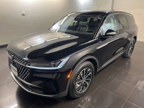 New 2026 Lincoln Nautilus Premier image 3