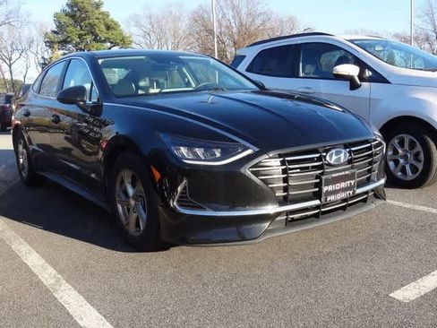 Used 2022 Hyundai Sonata SE image 2