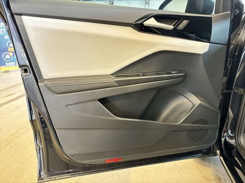 Used 2025 Volkswagen Taos S image 17