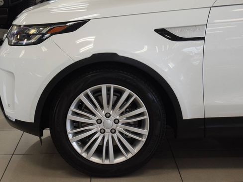 Used 2017 Land Rover Discovery HSE AWD/4WD image 13