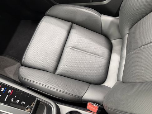 Certified 2026 Porsche Macan AWD/4WD image 62