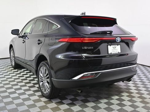 Used 2021 Toyota Venza XLE w/ Softex Package AWD/4WD image 4