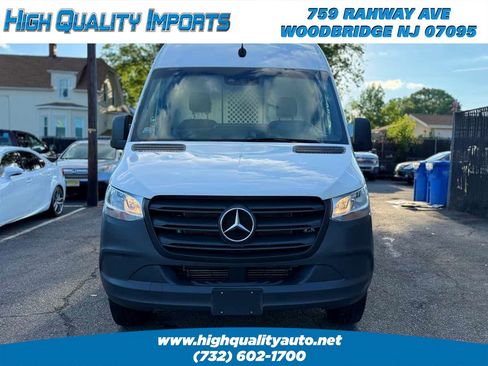 Used 2020 Mercedes-Benz Sprinter 1500 image 2