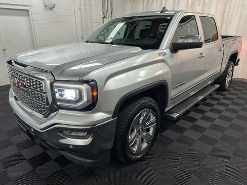 Used 2018 GMC Sierra 1500 SLT AWD/4WD image 4