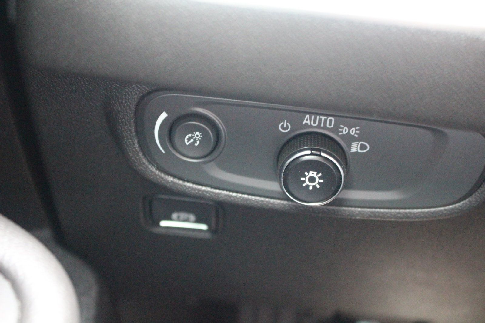 Used 2021 GMC Terrain SLE w/ Driver Convenience Package AWD/4WD image 27