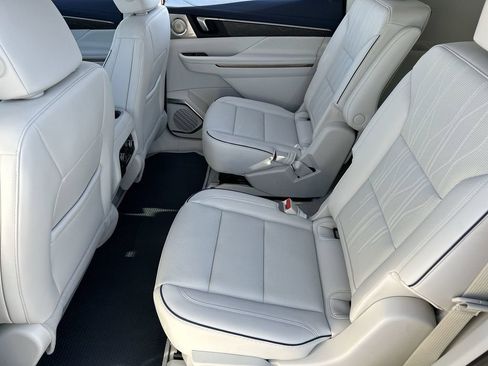 New 2026 Buick Enclave Avenir w/ Super Cruise Package FWD image 26