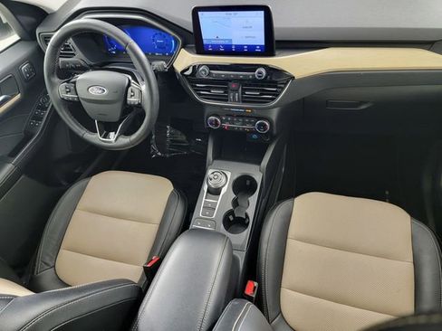 Certified 2022 Ford Escape Titanium w/ Titanium Elite Package AWD/4WD image 33