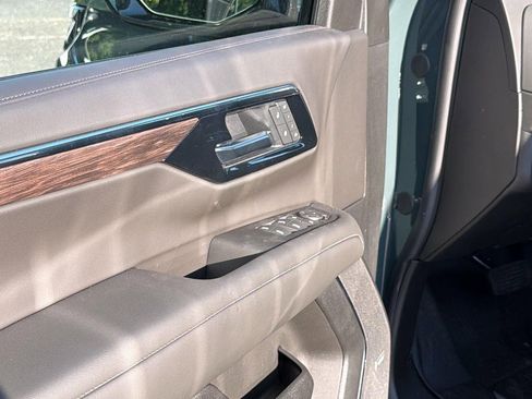 New 2026 Chevrolet Suburban Z71 w/ Z71 Off-Road Package AWD/4WD image 15
