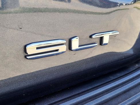 Used 2021 GMC Yukon SLT image 16