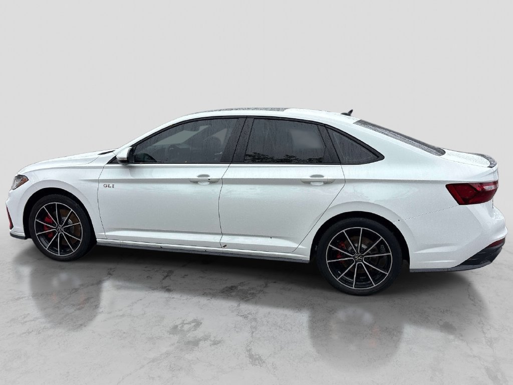 Used 2025 Volkswagen Jetta GLI Autobahn FWD image 2