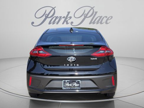 Used 2017 Hyundai Ioniq SEL FWD image 4